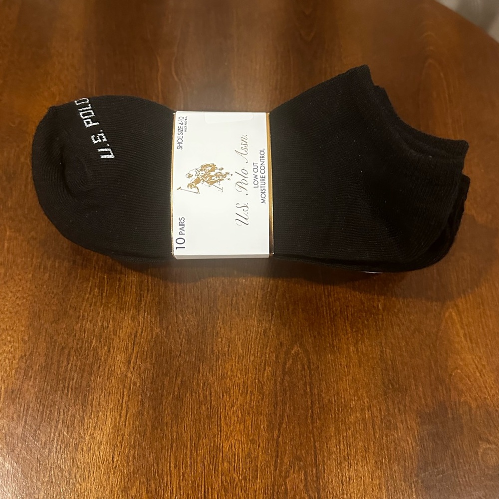 U.S. Polo Assn. Women’s Classic Black & White Socks